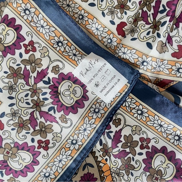 Scarf 90×90cm - Picture 2 of 4